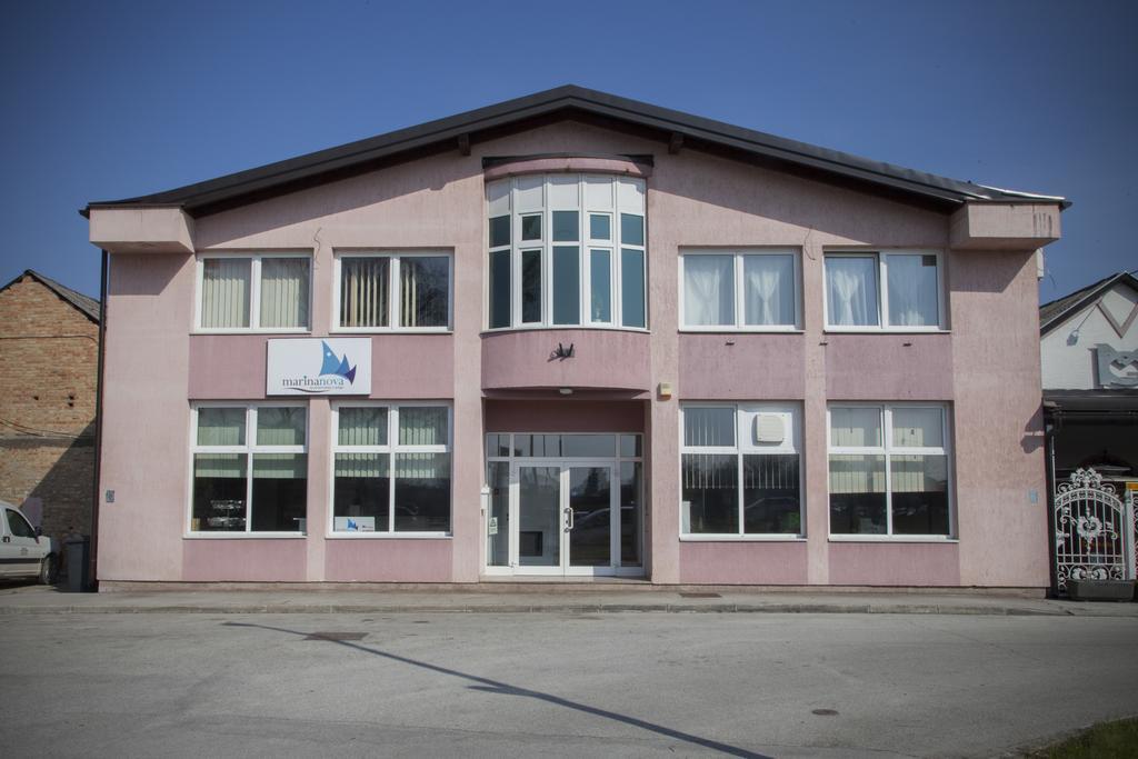 Master Apartman Sisak Exterior foto